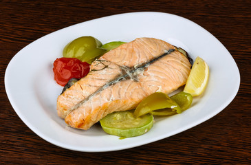 Salmon with grilled vegetables