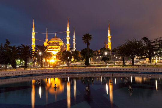 Sultanahmet Blue Mosque at night