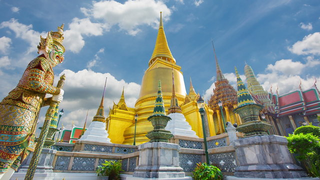 Wat Phra Si Rattana Satsadaram or wat phra kaew beautiful architecture, historic attractions, world-class in Bangkok Thailand.