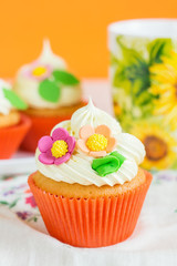 Easter cupcakes decorated with flowers