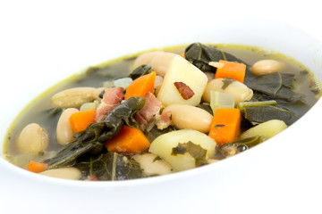white bean bacon and kale soup
