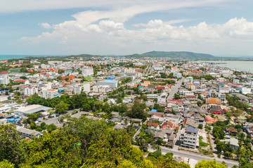 Obraz premium Cityscape with blue sea and blue sky