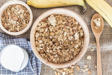 Cereals and milk healthy breakfast