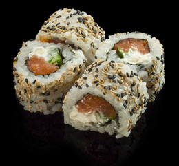 Sushi Roll with Salmon, Cucumber and cream cheese