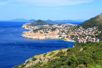 Fototapeta na wymiar Dubrovnik old town and blue Adriatic sea