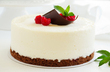 Delicious raspberry cake with raspberry jelly.
