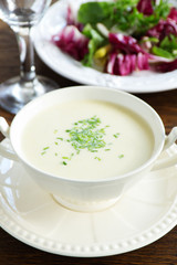 Vishisuaz soup with leeks and cream.