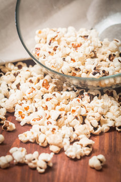 Closeup of popcorn in a glass bowl