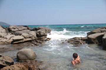 mare spiaggia bambini al mare sott'acqua pesci di mare giocare onde 