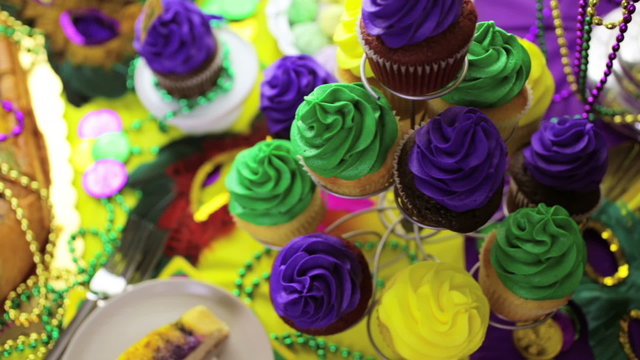 Table decorated for Mardi Gras party
