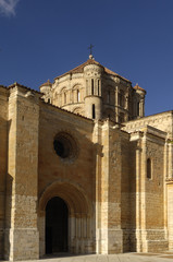 Fototapeta na wymiar Collegiata de Santa Maria la Mayor,, Toro, Zamora
