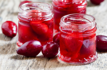 Cornel jam, selective focus