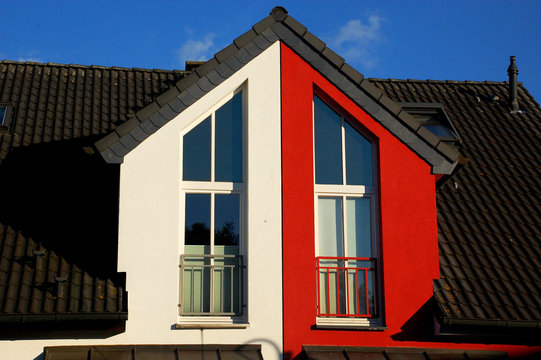 Doppelhaus Giebel rot weiß