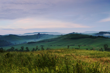 colline di Val d'Orcia durante alba