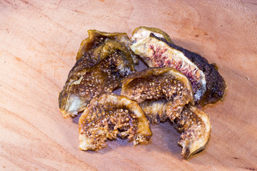 Dried figs