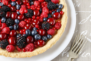 Sweet tart with fruits
