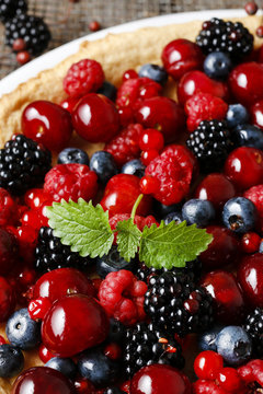 Sweet tart with fruits