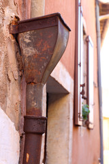 gouttière ancienne