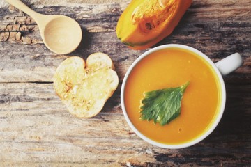 Pumpkin soup with garlic and herb bread