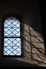 Kirchenfenster mit Lichteinfall