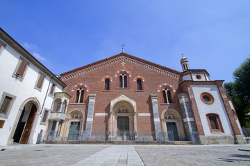Fototapeta na wymiar milano chiesa san eustorgio milan church of saint eustorgio italy