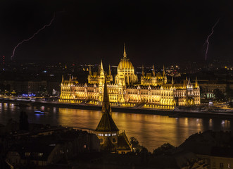 Fototapeta na wymiar Hungarian Parliament Building and Lightning