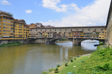 Fototapeta na wymiar il fiume Arno