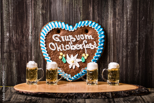 "Gruß vom Oktoberfest Lebkuchenherz Karte " Stockfotos und lizenzfreie