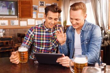 Nice friends drinking beer 