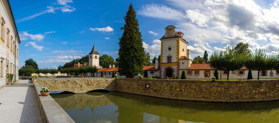 Zamek kratochvile © Sergey Fedoskin