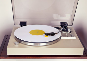 Analog Stereo Turntable Vinyl Record Player with White Disk