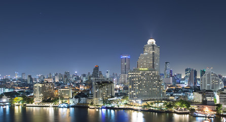 Fototapeta na wymiar Bangkok Skyline at night