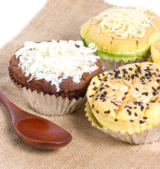 Philippines sponge cake call mamon.