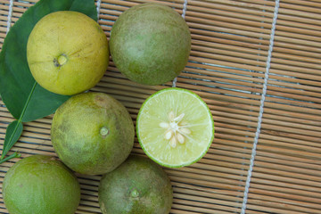 Cook fresh sour Citrus aurantifolia