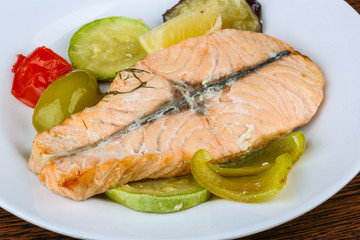 Salmon with grilled vegetables