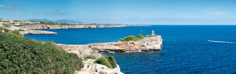 Fototapeta na wymiar Beatiful coastline in Portocristo, Mallorca, Spain