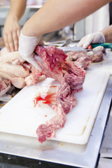 maiale arrosto sui carboni