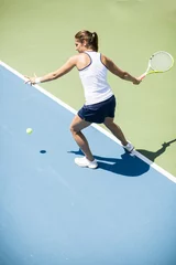 Kissenbezug Young woman playing tennis © BGStock72