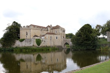 Obraz premium Leeds Castle, Kent, England Leeds Castle has been called the 