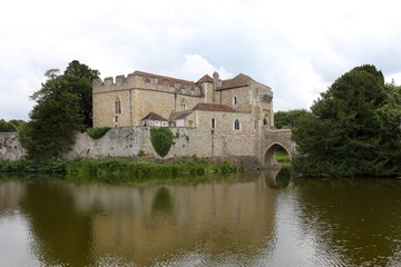 Obraz premium Leeds Castle, Kent, England Leeds Castle has been called the 