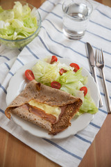 Buchweizen Crepe mit Salat