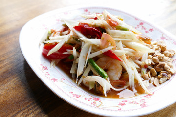 spicy papaya salad with seafood