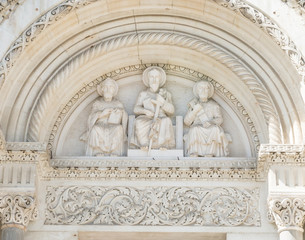 Fototapeta na wymiar Cathédrale de Nîmes
