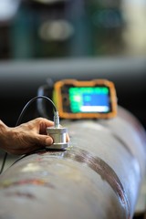 Ultrasonic test round bar forge for finding internal defect
