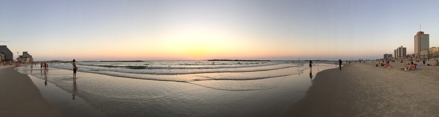 Obraz premium Tramonto a Tel Aviv, Yafo, Giaffa, Israele, spiaggia, lungomare