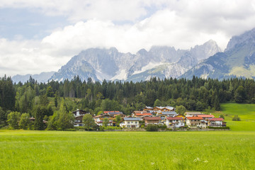 Fototapeta na wymiar a beautiful view of the austrian alps and Oberndorf in Tirol, Au