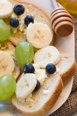  Bread toast with honey and banana