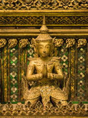 thai sculpture of angle