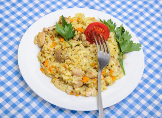 Плов с куриным мясом и конвой