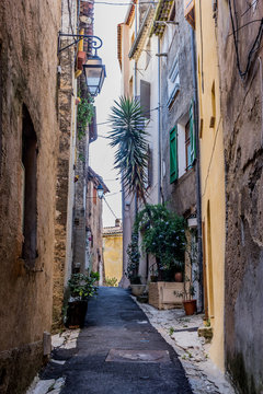 Dans les rues de  Cotignac